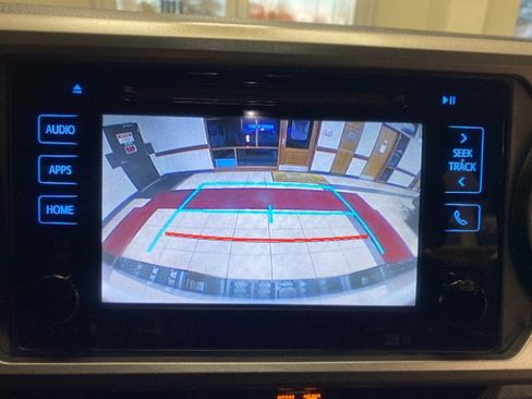 Used 2016 Toyota Tacoma TRD Off-Road w/ Towing Package image 33