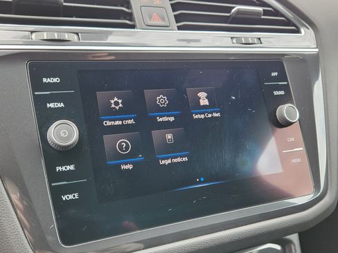 Certified 2022 Volkswagen Tiguan SE R-Line image 13