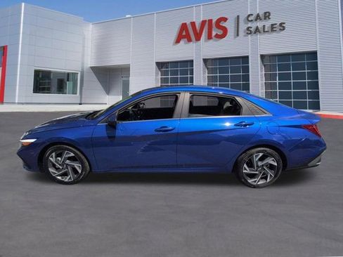 Used 2025 Hyundai Elantra SEL image 8