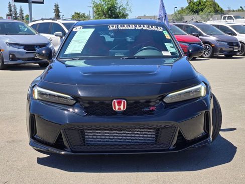 Used 2024 Honda Civic Type R image 2