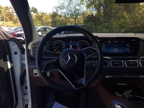 Certified 2025 Mercedes-Benz GLS 450 GLS 450 image 15