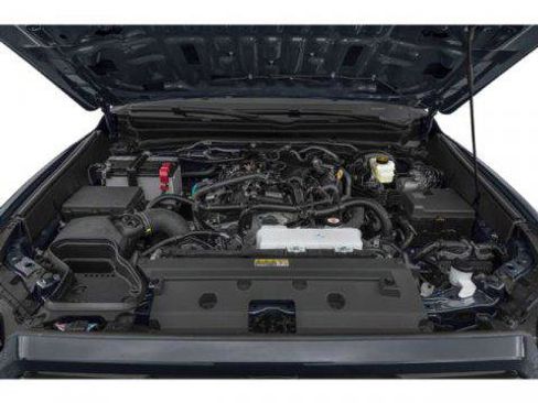 Certified 2025 Toyota Tacoma TRD Off-Road AWD/4WD image 11