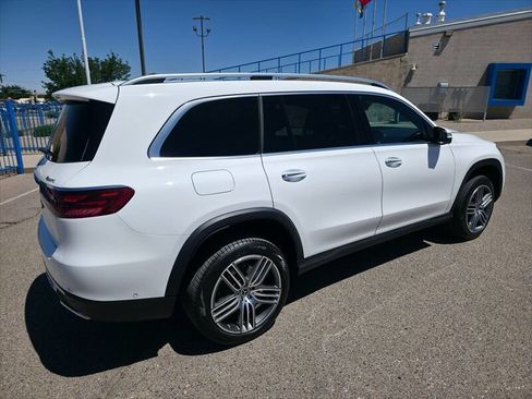 Used 2025 Mercedes-Benz GLS 450 4MATIC image 7