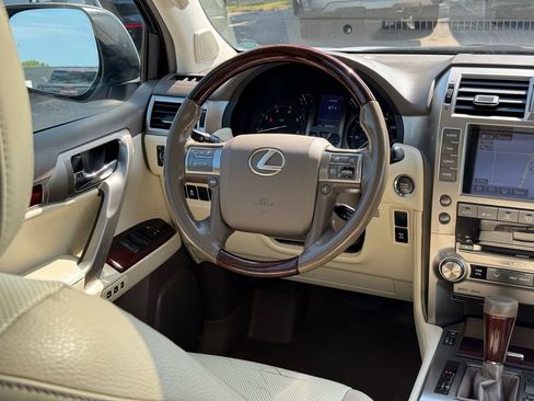 Used 2019 Lexus GX 460 Premium AWD/4WD image 13
