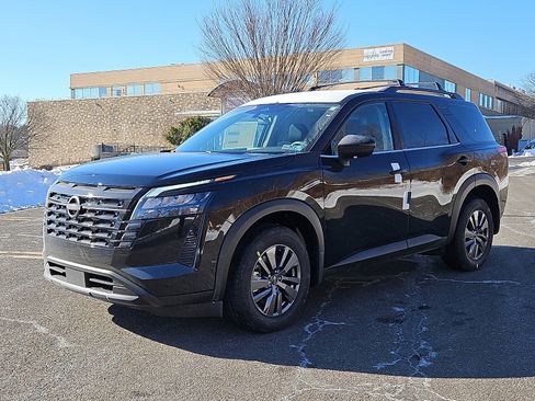 New 2026 Nissan Pathfinder SV image 3