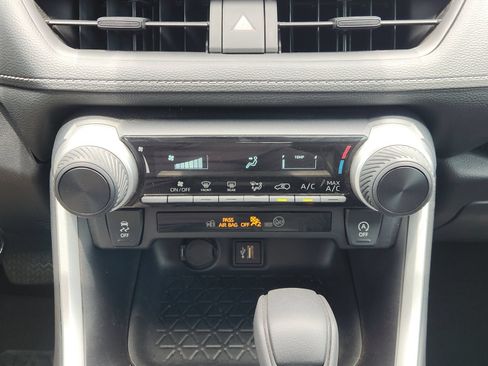 Used 2024 Toyota RAV4 LE FWD image 22