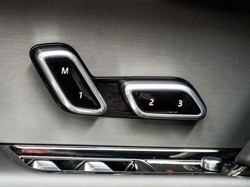 Used 2025 Land Rover Range Rover Sport SE image 37