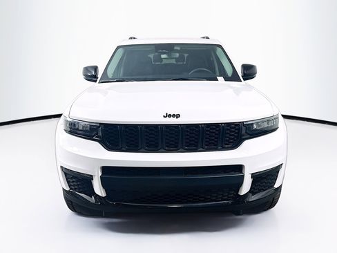 Used 2023 Jeep Grand Cherokee L Limited w/ Black Appearance Package image 2