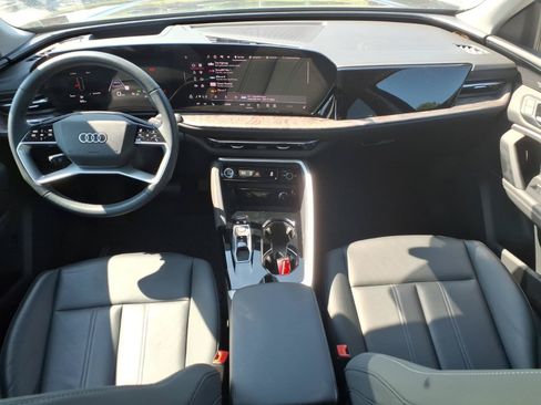 Used 2025 Audi Q5 Premium w/ Premium Plus AWD/4WD image 11