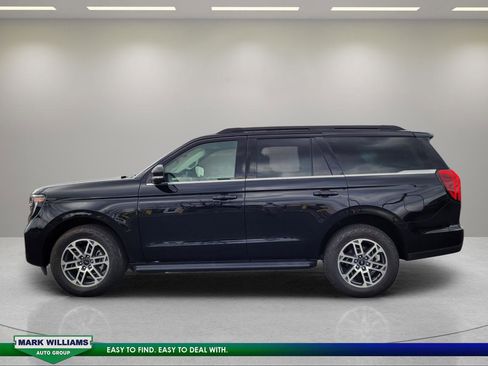 Used 2026 Ford Expedition Active image 7