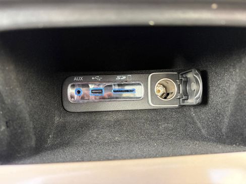 Used 2017 Jeep Grand Cherokee Overland image 15