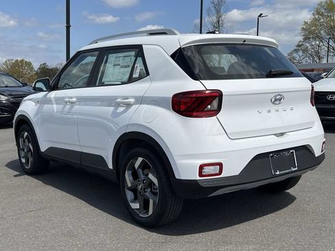 New 2026 Hyundai Venue SEL FWD image 31