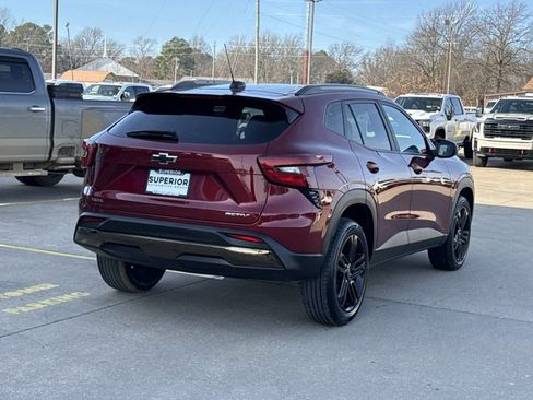 Used 2024 Chevrolet Trax ACTIV w/ Driver Confidence Package image 3