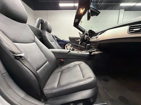 Used 2011 BMW Z4 sDrive30i RWD image 25