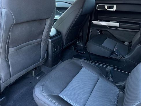 Certified 2022 Ford Explorer XLT image 12