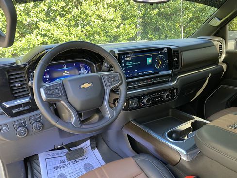 Used 2025 Chevrolet Silverado 2500 High Country w/ High Country Premium Package image 38