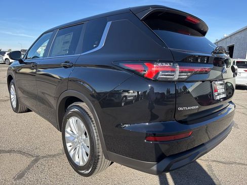 New 2025 Mitsubishi Outlander ES image 6