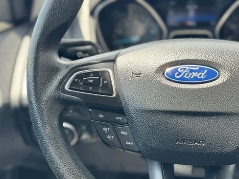 Used 2016 Ford Focus SE image 32