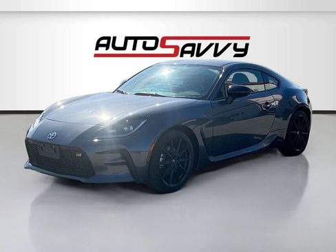 Used 2025 Toyota GR86 Premium w/ ALL Weather Mat Package (TMS) image 3