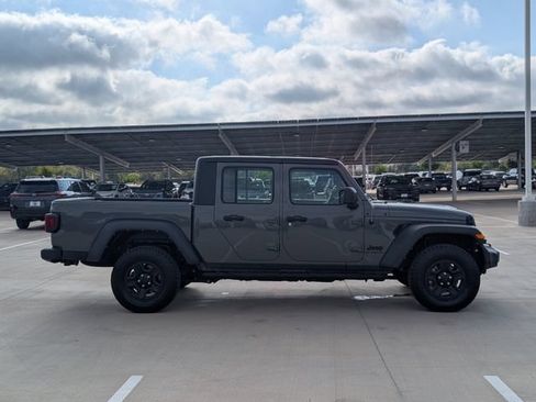 Used 2022 Jeep Gladiator Sport w/ Trailer Tow Package AWD/4WD image 6