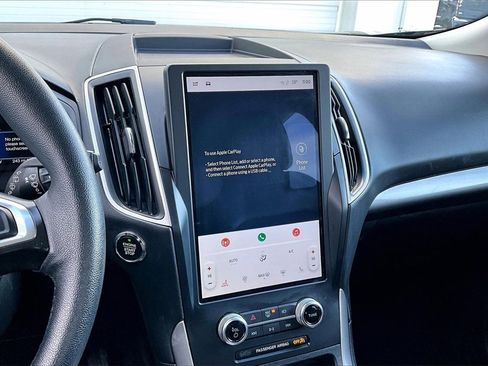 Used 2024 Ford Edge SEL image 6