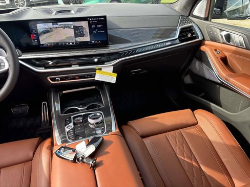 New 2026 BMW X7 M60i image 32
