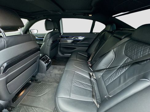 Used 2022 BMW 740i w/ M Sport Package image 16