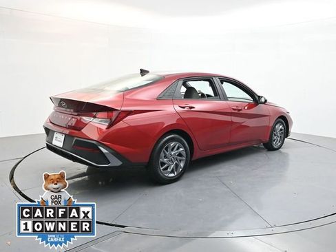 Used 2024 Hyundai Elantra SEL FWD image 8