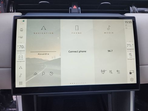 Used 2025 Land Rover Discovery Sport S image 17