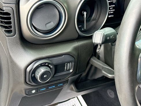 Used 2023 Jeep Wrangler Unlimited Rubicon 4xe w/ Cold Weather Group AWD/4WD image 11
