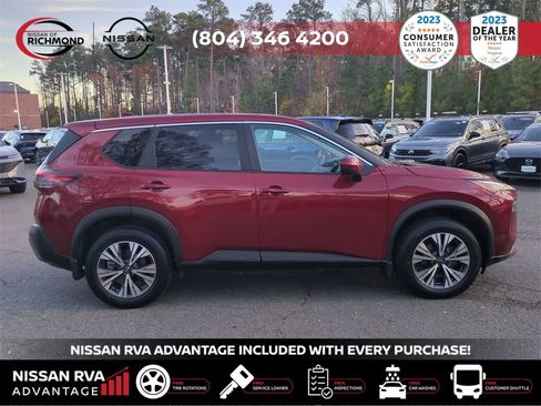 Used 2023 Nissan Rogue SV image 4