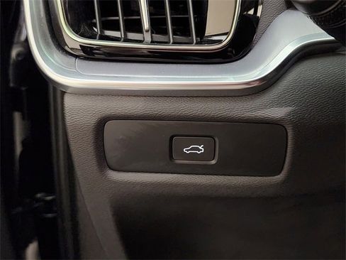 Used 2024 Volvo S60 B5 Core image 22