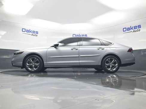 Used 2023 Honda Accord EX image 39