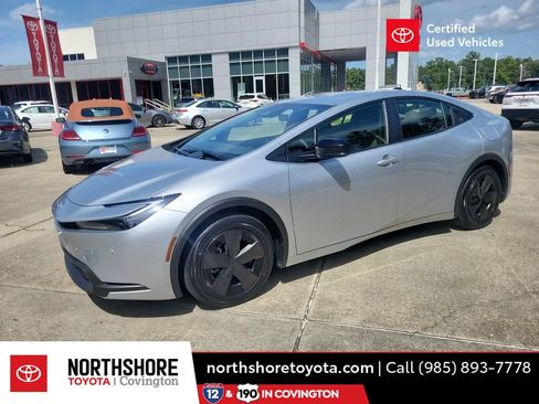 Used 2026 Toyota Prius LE FWD image 1