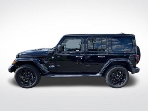 Used 2022 Jeep Wrangler Unlimited Sahara AWD/4WD image 2