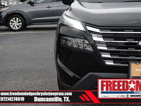 Used 2024 Nissan Rogue S FWD image 41