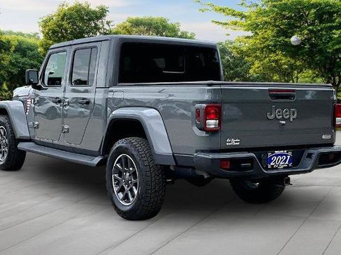 Used 2021 Jeep Gladiator Overland AWD/4WD image 2