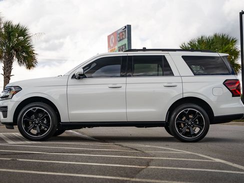 Used 2023 Ford Expedition Limited RWD image 4