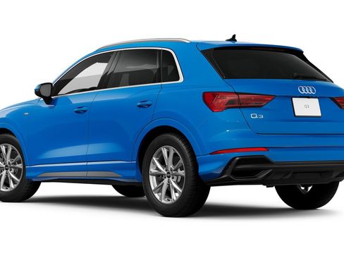 Certified 2023 Audi Q3 2.0T Premium AWD/4WD image 2