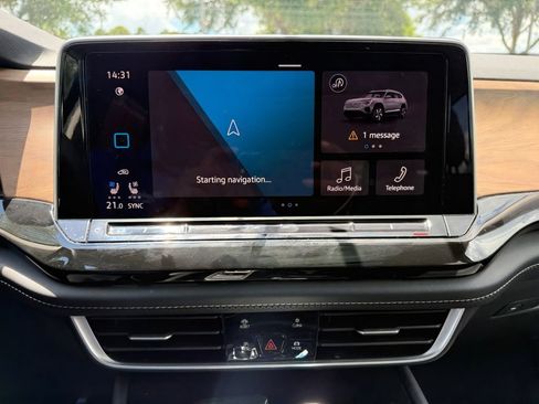 Used 2025 Volkswagen Atlas SE FWD image 26