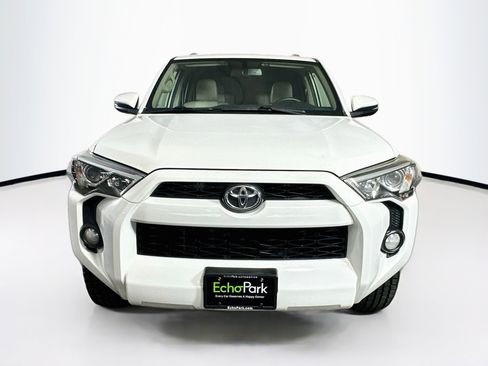Used 2018 Toyota 4Runner SR5 Premium RWD image 2