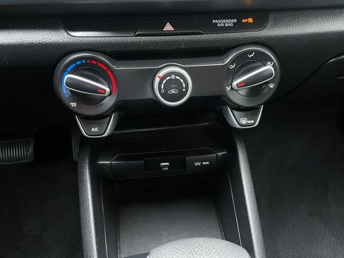 Used 2022 Kia Rio LX image 19