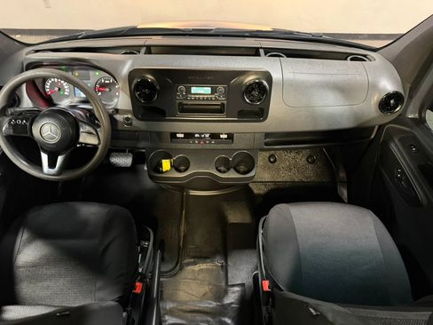 Used 2019 Mercedes-Benz Sprinter 170 image 46