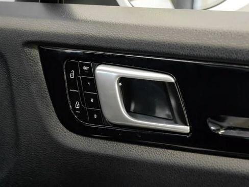 Used 2019 Porsche Cayenne AWD/4WD image 54
