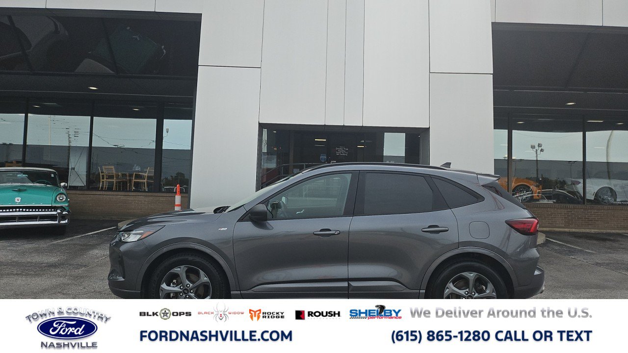 Used 2023 Ford Escape ST-Line FWD image 1