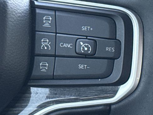 Used 2022 Jeep Wagoneer Series II AWD/4WD image 19