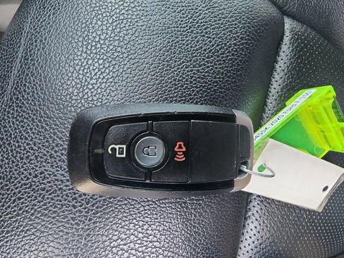 Used 2020 Ford F150 Lariat w/ Trailer Tow Package image 26