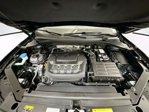 Used 2023 Volkswagen Tiguan SE R-Line AWD/4WD image 35