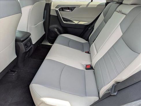 Used 2019 Toyota RAV4 XLE Premium w/ Cold Weather Package FWD image 17