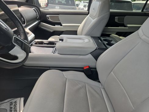 Used 2025 Ford Expedition Max Platinum w/ Driver's Package AWD/4WD image 12